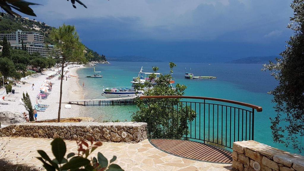 Krouzeri Beach Apartments Nisaki  Bagian luar foto
