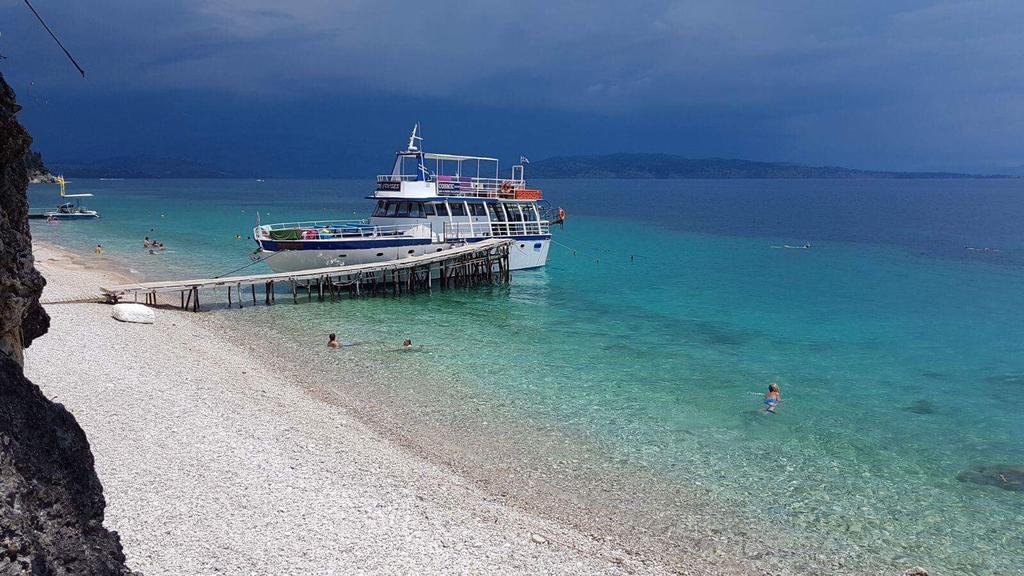 Krouzeri Beach Apartments Nisaki  Bagian luar foto
