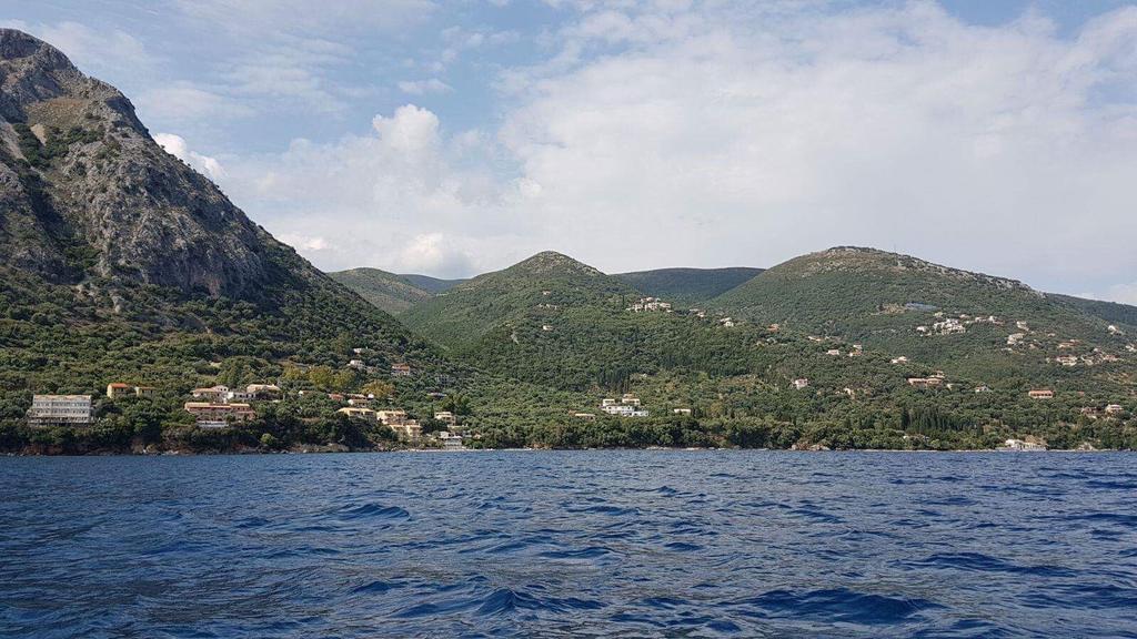 Krouzeri Beach Apartments Nisaki  Bagian luar foto
